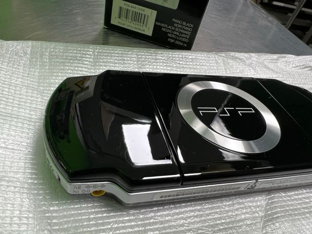 Sony PSP-2004 PB Negra en perfecto estado,completa