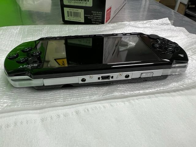 Sony PSP-2004 PB Negra en perfecto estado,completa