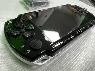 Sony PSP-2004 PB Negra en perfecto estado,completa