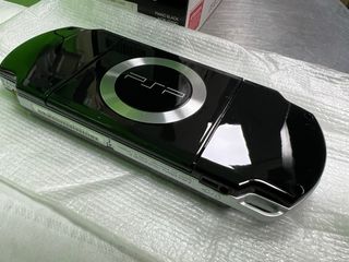 Sony PSP-2004 PB Negra en perfecto estado,completa