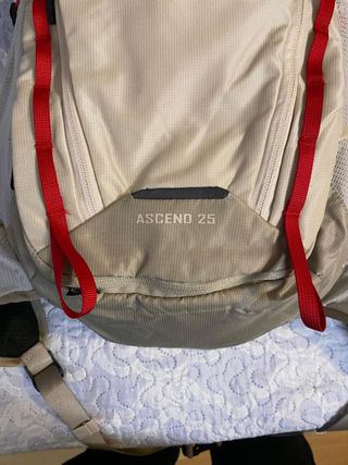 Mochila The North Face Ascend 25 Beige