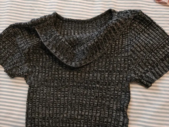 Blusa de invierno gris y negra