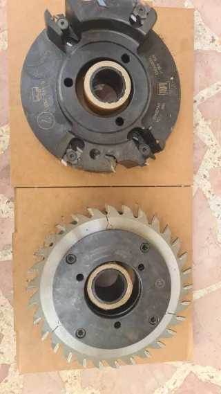 Fresa para madera y disco sierra