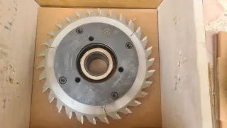 Fresa para madera y disco sierra