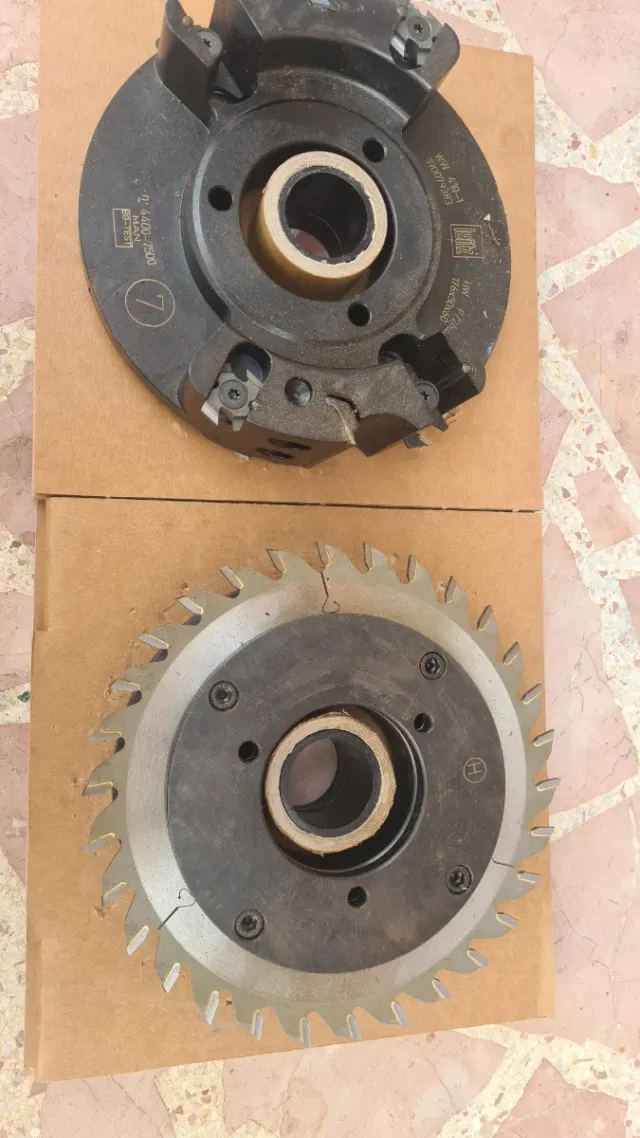 Fresa para madera y disco sierra