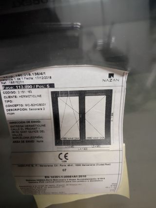 Puerta acceso a una terraza.