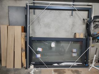 Puerta acceso a una terraza.