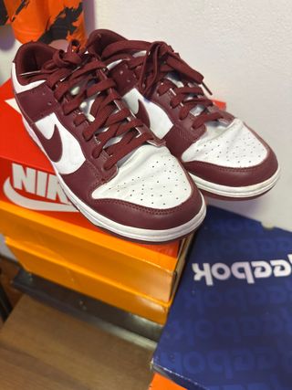 Nike Dunk Low Rosse e Bianche