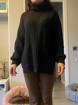 Jersey negro cuello alto