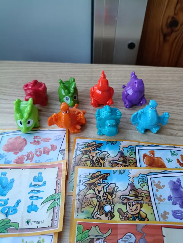 Kinder Sorpresa Dinosauri 8 Pezzi
