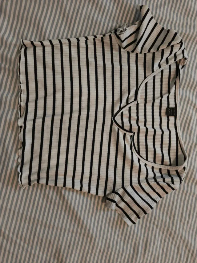 2 Camisas Rayas Blanco y Negro