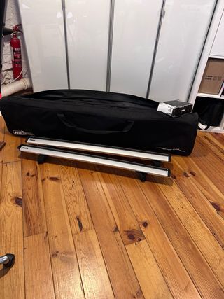 Baca Thule y cofre plegable para techo