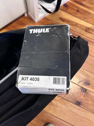 Baca Thule y cofre plegable para techo