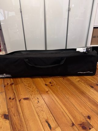 Baca Thule y cofre plegable para techo