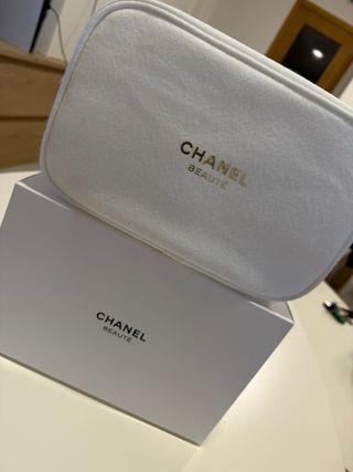 Neceser Chanel Beauté Blanco y Dorado