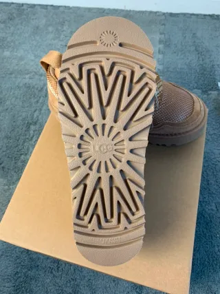 Botas      UGG     Lowmel   Marrón Talla 40