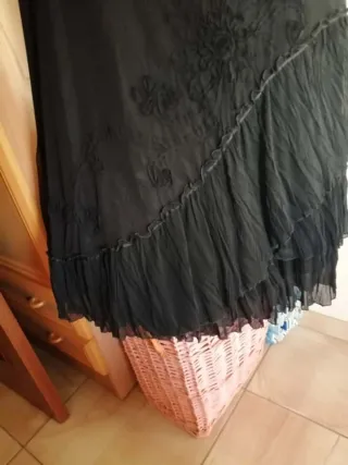 Falda larga negra gasa bordados