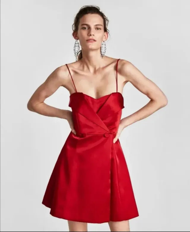 CON ETIQUETA VESTIDO ZARA ROJO SATÉN FESTIVE XL