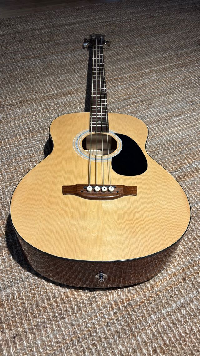 Bajo Acústico HORA Jumbo EQ