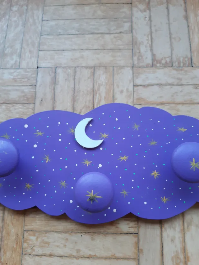 Perchero nube pintado a mano