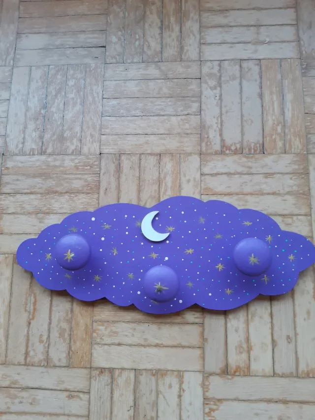 Perchero nube pintado a mano