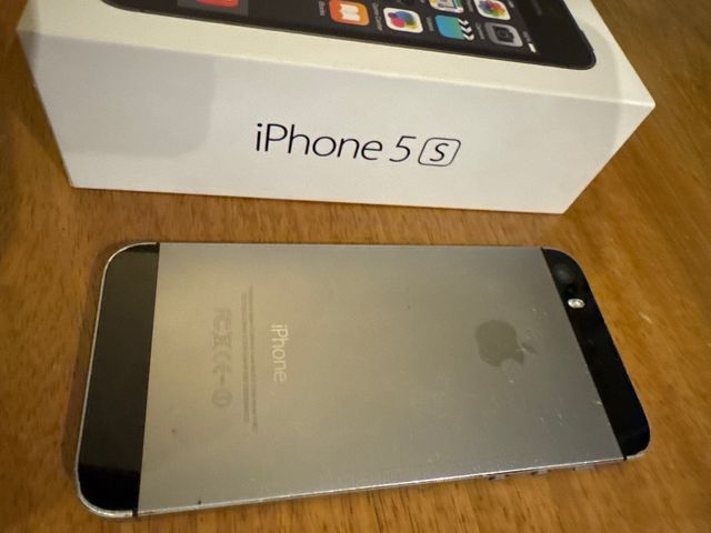 iPhone 5A Plata para piezas con caja
