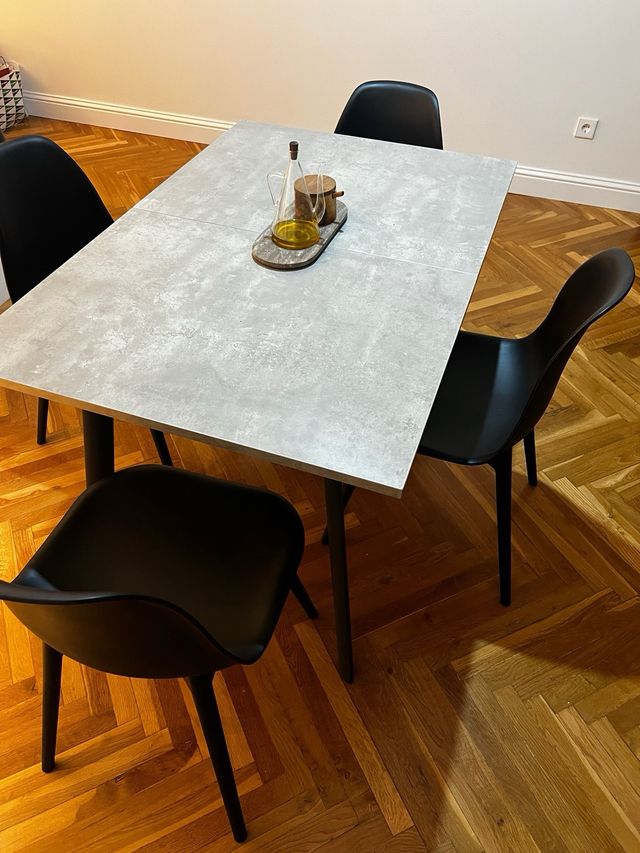 Mesa extensible 4-6 personas