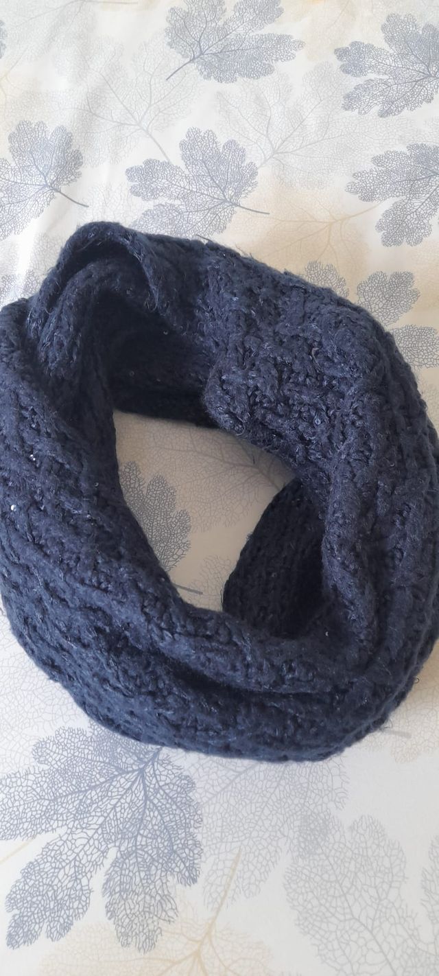 Bufanda de punto azul y gris