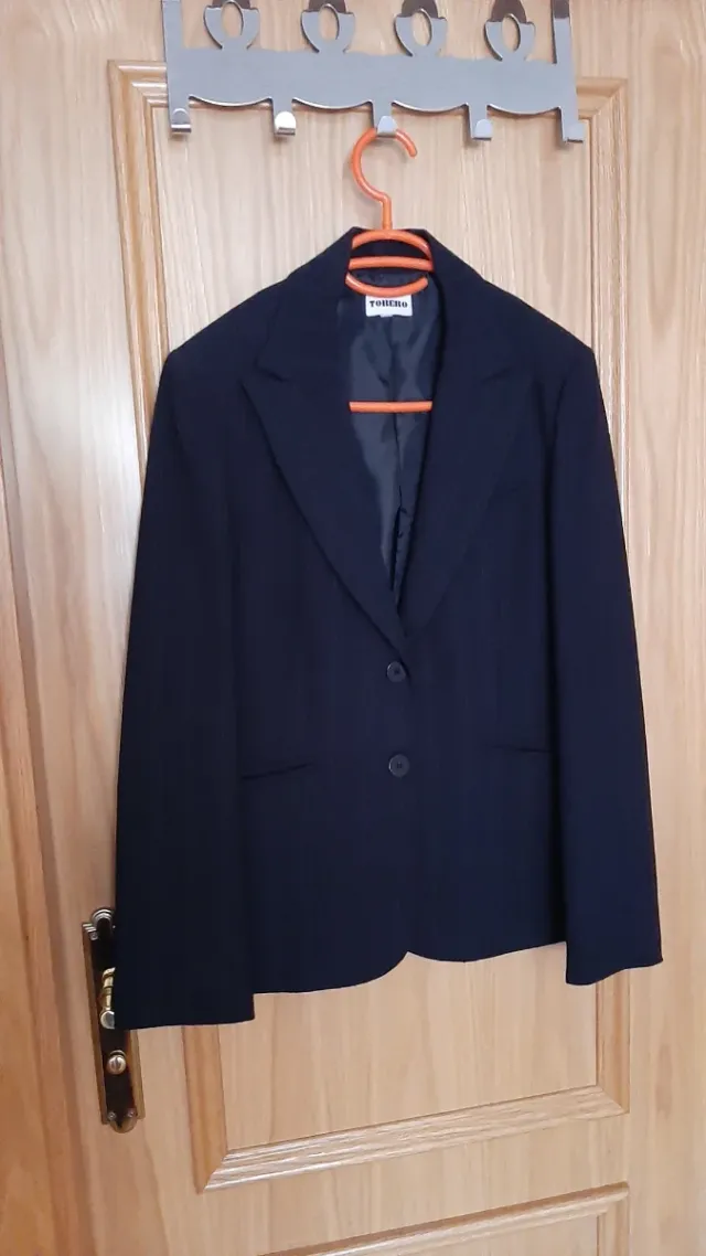 Traje negro 2 piezas con raya