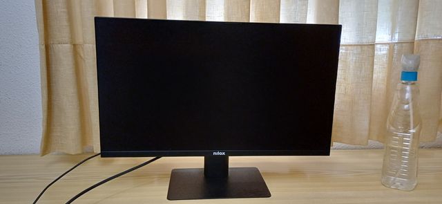 Monitor PC marca Nilox 21"