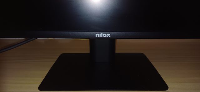 Monitor PC marca Nilox 21"