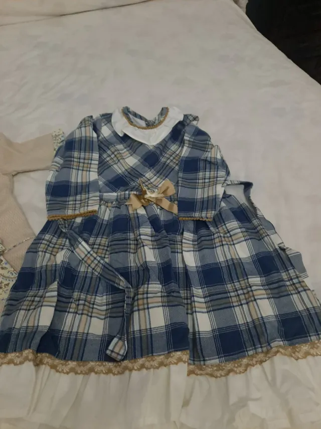 Lote 2 vestiti 10 anni beige e blu