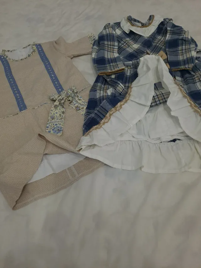 Lote 2 vestiti 10 anni beige e blu