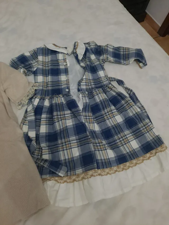 Lote 2 vestiti 10 anni beige e blu