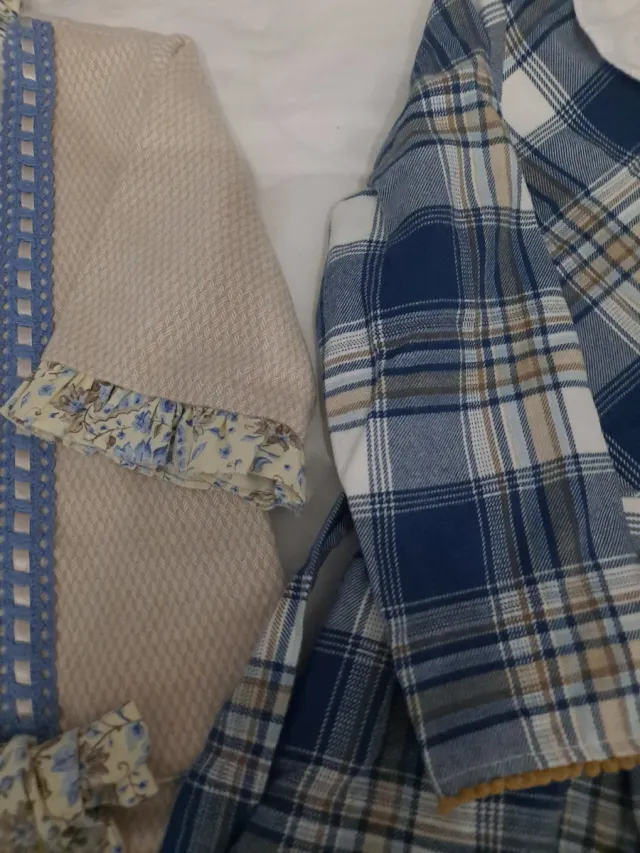 Lote 2 vestiti 10 anni beige e blu