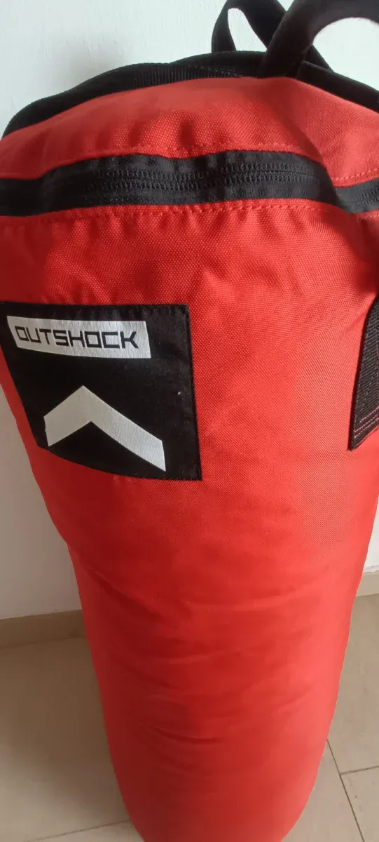 Saco de boxeo rojo OUTSHOCK