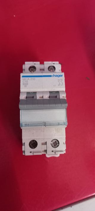 5 Magnetotérmicos Merlin Gerin, Hager, Eaton