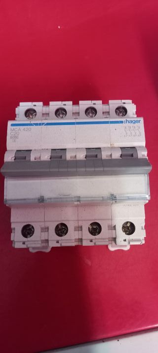 5 Magnetotérmicos Merlin Gerin, Hager, Eaton