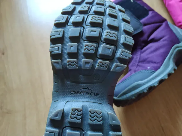 Lote Ropa Nieve Mono y Botas Niña 3-5 años