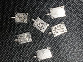 Lote 19 pz Talismán Japonés Amor y Suerte colgante