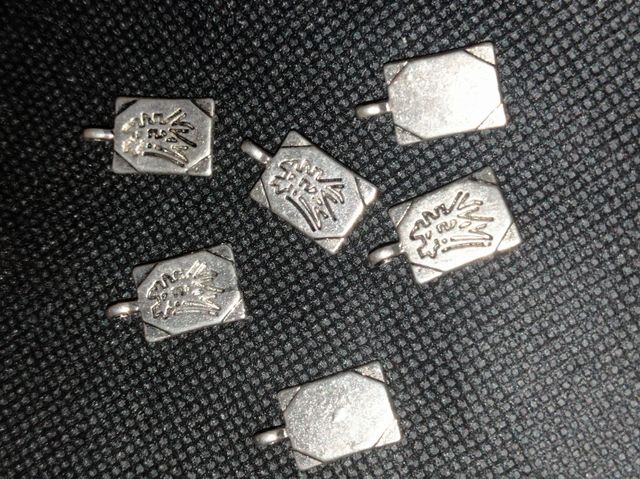 Lote 19 pz Talismán Japonés Amor y Suerte colgante