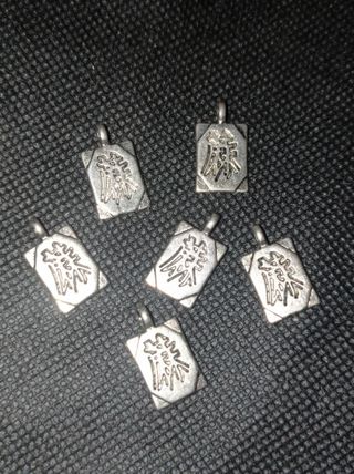 Lote 19 pz Talismán Japonés Amor y Suerte colgante