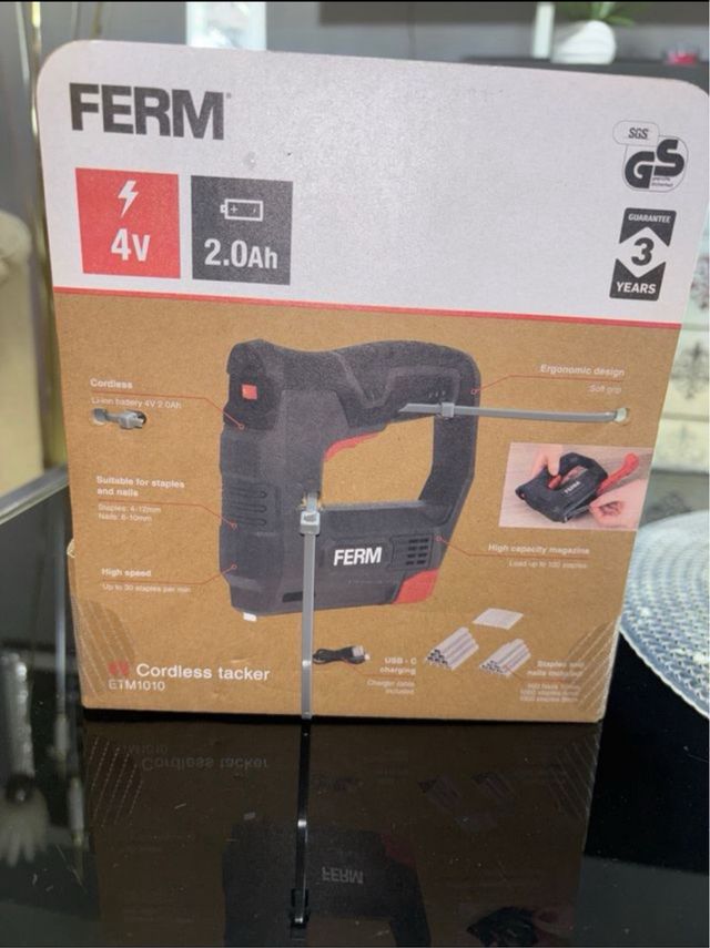 Grapadora Ferm 4V Cordless Tacker