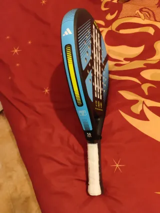 Pala de pádel Adidas Match