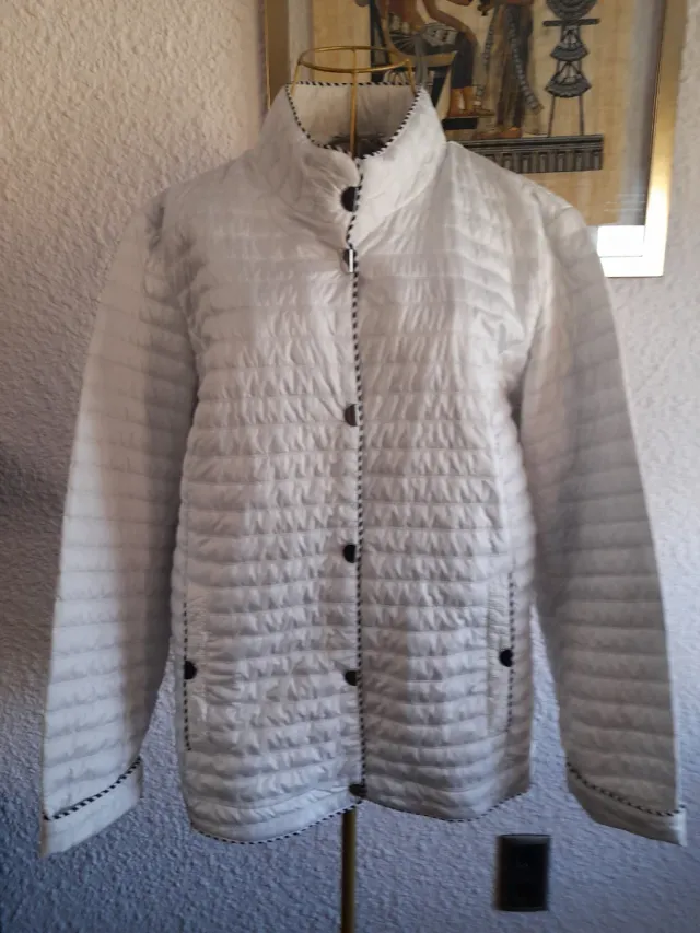 Chaqueta acolchada blanca