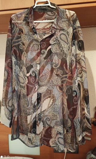 Blusa semitransparente mujer estampado paisley