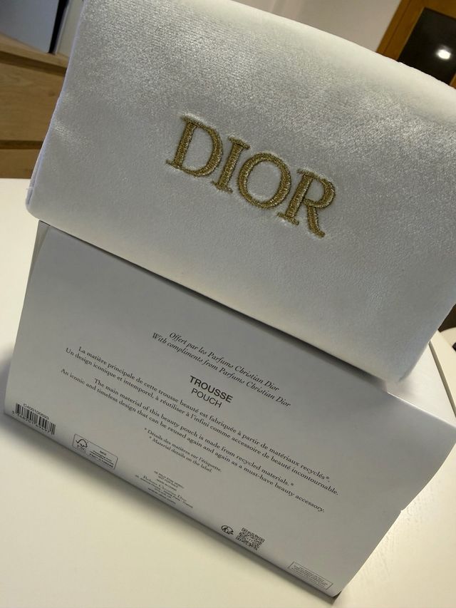 Estuche Cosmético Dior Blanco Aterciopelado Dorado
