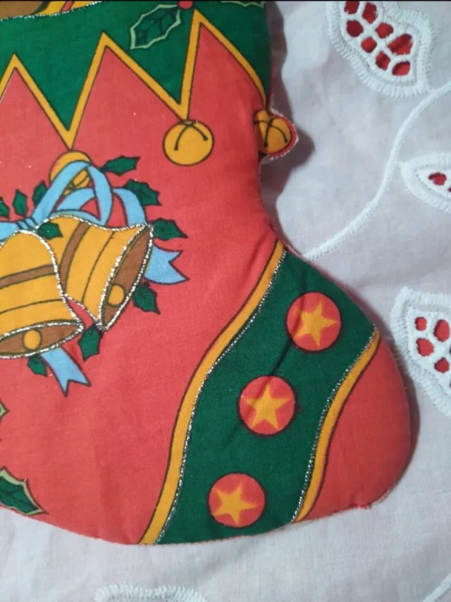 Presa da cucina con campane natalizie