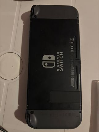 Nintendo Switch V2 + FC24