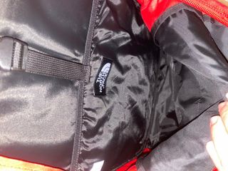 Mochila The North Face Roja y Negra
